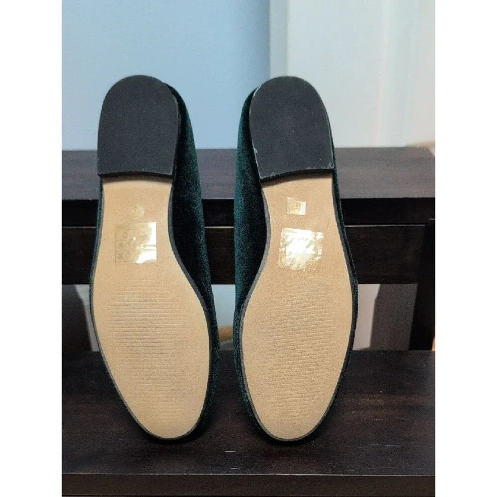 Vintage Havana Sue Hunter Green Velvet Embellished Bee Fly Loafers Size 6. NEW
